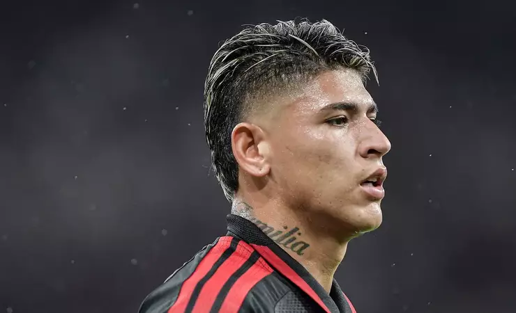 Carrascal pede para deixar o Flamengo e diretoria só analisa exterior