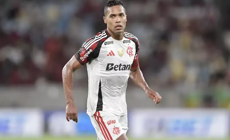 Alex Sandro não será titular e Douglas Santos assume na lateral do Brasil