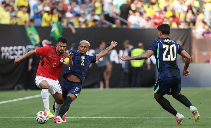 Wesley se machuca no amistoso e preocupa a Seleção antes da Copa do Mundo