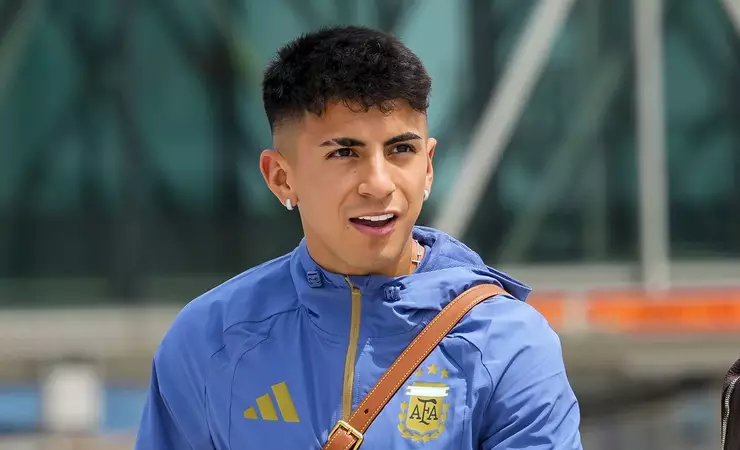 Flamengo avalia janela cautelosa e Thiago Almada aparece como opção