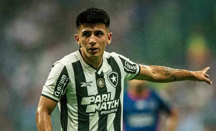 Flamengo consulta Thiago Almada, mas meio-campista não quer voltar ao Brasil