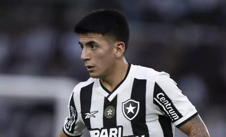 Flamengo avalia Thiago Almada e insiste por reforço para a próxima janela