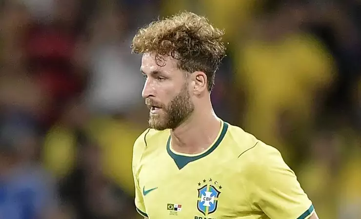 Empresário de Léo Pereira diz que zagueiro foca no Flamengo, não na Europa