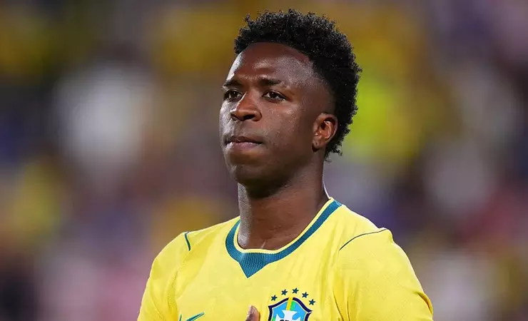 Vinicius Júnior marca de novo e iguala marca de Ronaldinho na Copa