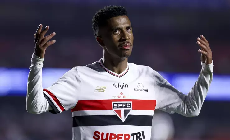 Flamengo busca novo meia e tem Marcos Antônio como alvo no mercado