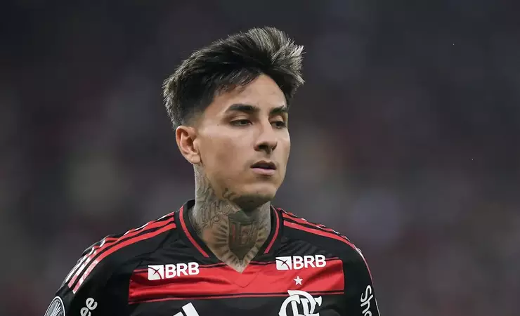 Pulgar busca reconquistar espaço no Flamengo após interesse do Neom SC