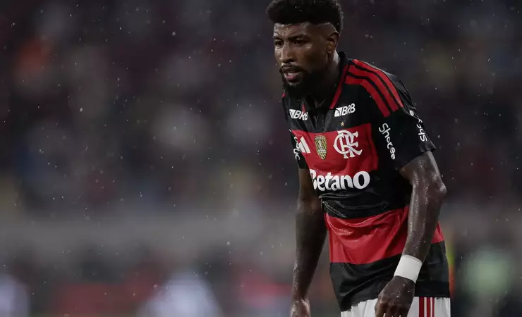 Flamengo avalia proposta do Aston Villa de 9 milhões de euros por Emerson Royal