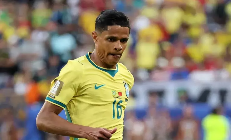 Douglas Santos se valoriza na Copa e Flamengo observa Zenit sem facilitar