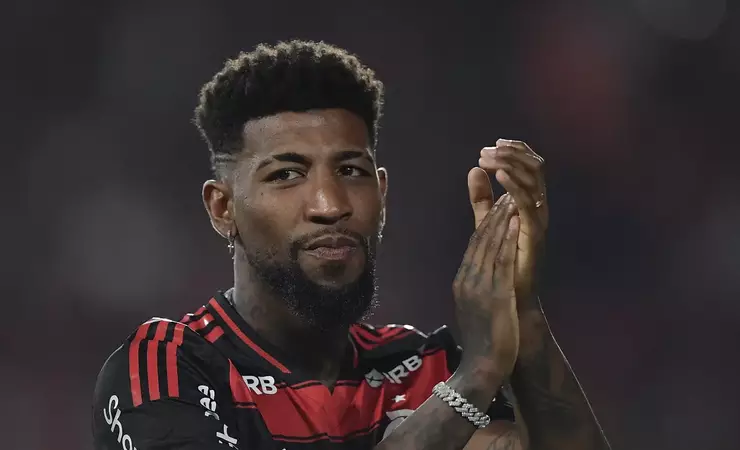 Flamengo avalia proposta do Aston Villa por Emerson Royal e busca reposição