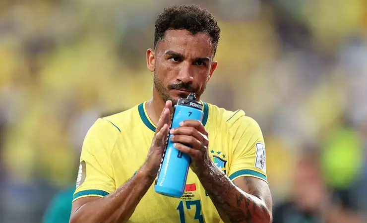 Flamengo planeja iniciar renovação de Danilo após a Copa do Mundo