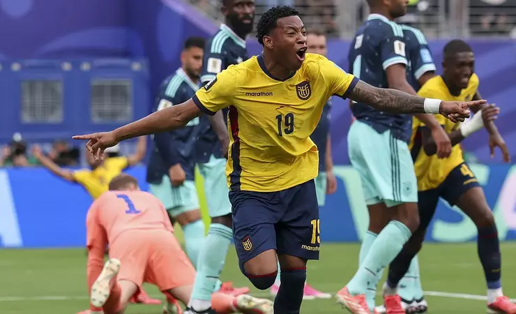 Equador vence a Alemanha por 2 a 1 e garante vaga nas oitavas