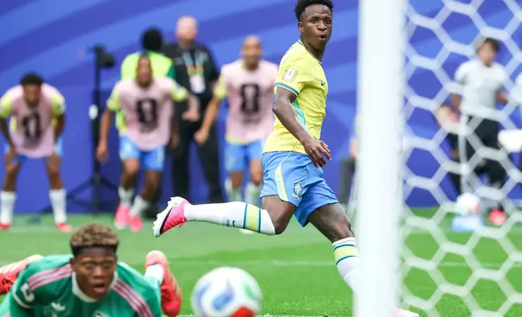 Vini Jr. decide no segundo tempo e guia o Brasil na vitória sobre o Japão