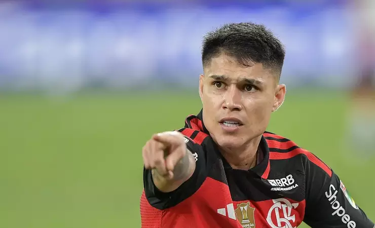 Luiz Araújo diz que quer permanecer no Flamengo e focar em títulos