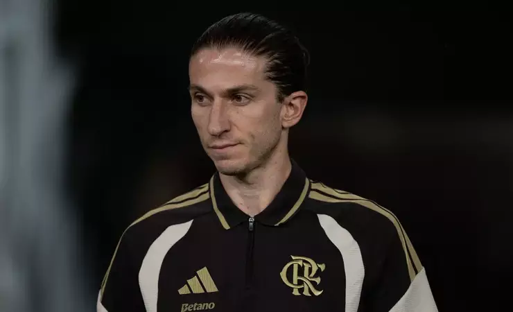 Filipe Luís fecha com o Monaco e busca a licença UEFA Pro para treinar