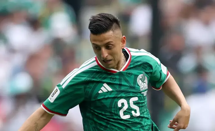 Flamengo monitora Roberto Alvarado e avalia atacante do México para 20/7