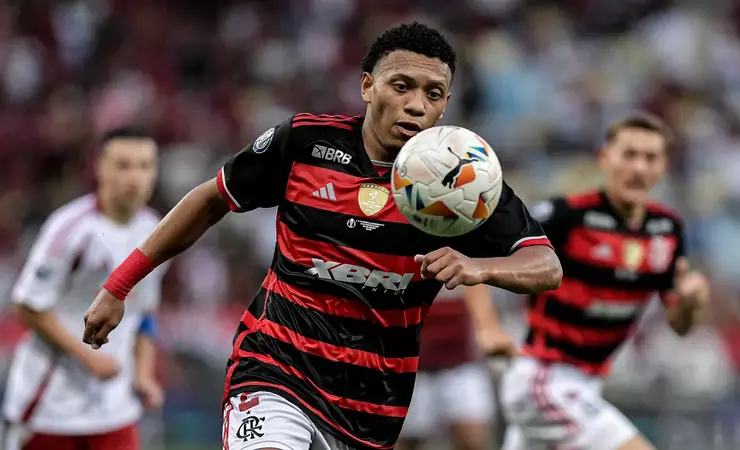 Porto faz proposta ao Flamengo por 50% dos direitos de Daniel Sales