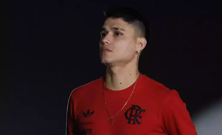 Lesão de Luiz Araújo preocupa o Flamengo após amistoso contra o Olimpia