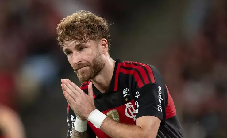 Besiktas faz proposta de 10 milhões de euros por Léo Pereira ao Flamengo