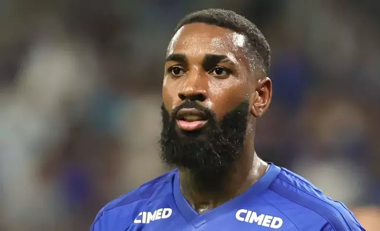 Flamengo entra com nova petição e cobra R$ 42,75 milhões de Gerson