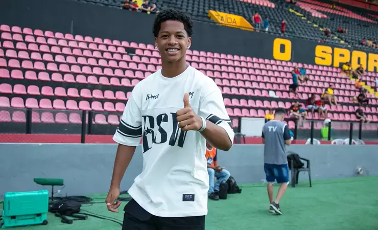 Flamengo e Cruzeiro buscam Zé Lucas, volante revelado pelo Sport