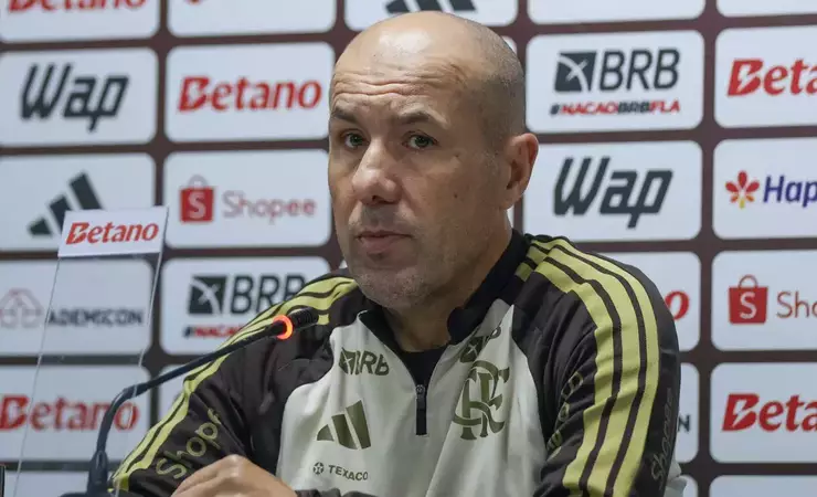 Leonardo Jardim evita falar de Thiago Almada após vitória do Flamengo 4 a 0