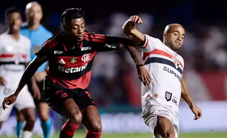 Flamengo enfrenta o São Paulo no Maracanã após vencer a Chapecoense