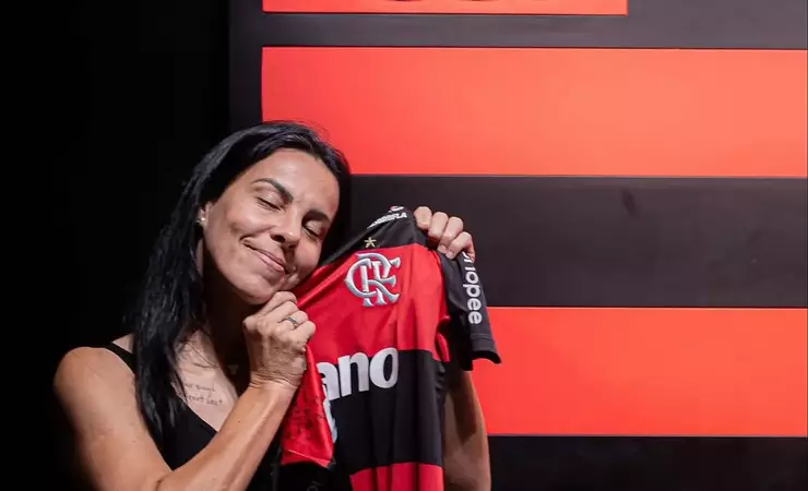 Thaisa Moreno anuncia aposentadoria do futebol após 100 jogos pelo Flamengo