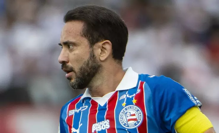 Torcida do Bahia pressiona Everton Ribeiro após atuações abaixo do esperado