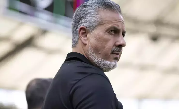 José Boto negocia na Argentina por Thiago Almada e mira reforços até sábado
