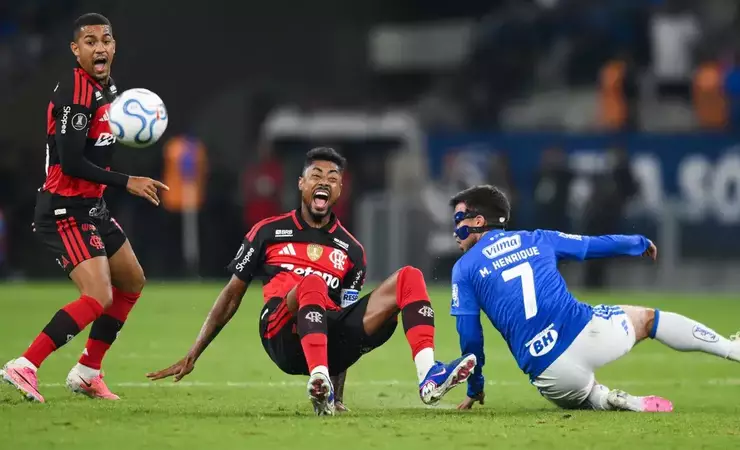 Flamengo empata com o Cruzeiro e Matheus Henrique desfalca o jogo de volta