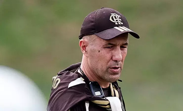 Flamengo tenta fechar saída de Wallace Yan para o Red Bull Bragantino