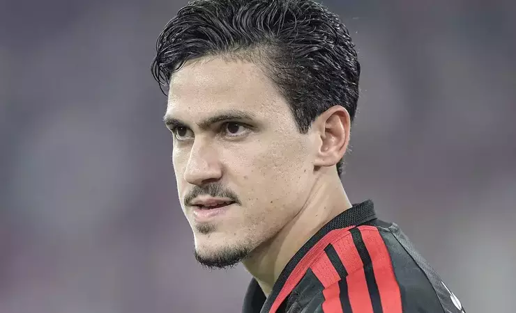 Flamengo não define renovação de Pedro e aguarda janela de transferências