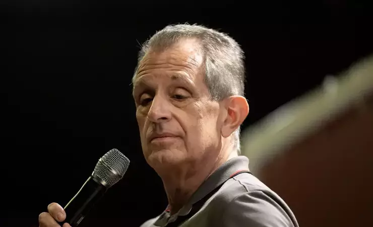 Flamengo demite Severiano Braga após reclamações sobre o gramado do Maracanã