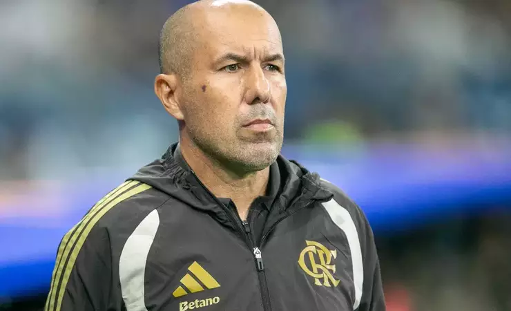 Flamengo perde para o Cruzeiro por 2 a 1 e fica três pontos atrás do Palmeiras