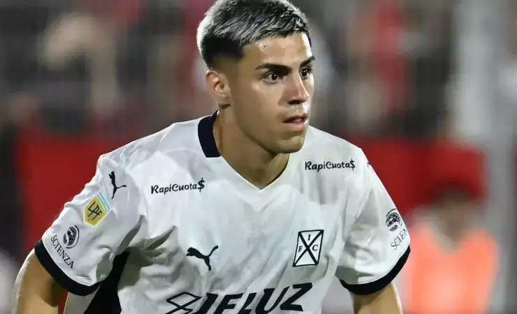 Flamengo não avança por Alex Luna e foca renovações de Danilo e Pulgar