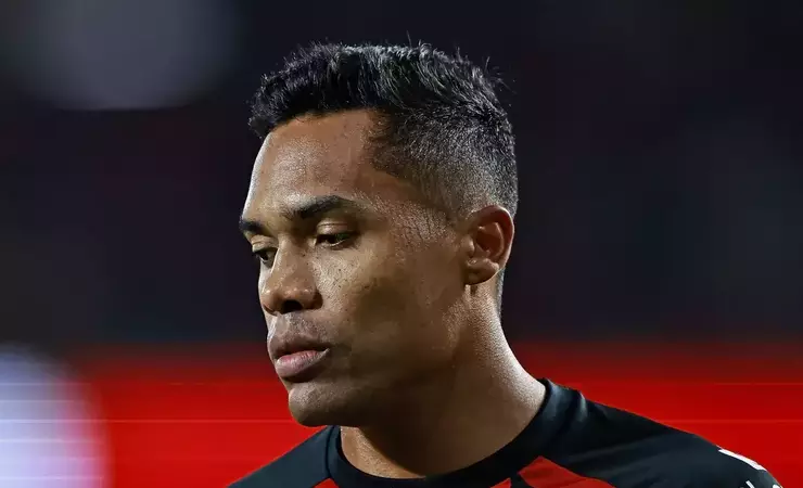 Renovação de Alex Sandro preocupa por lesões e falta de sequência no Flamengo
