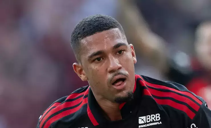 Flamengo vence o Botafogo por 3 a 0 no Maracanã e pressiona o Palmeiras
