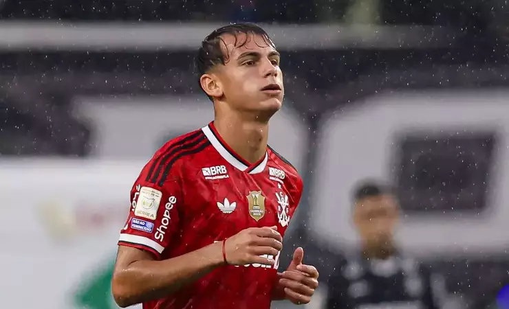 Joaquín Freitas estreia pelo Flamengo e impressiona no jogo contra o Remo