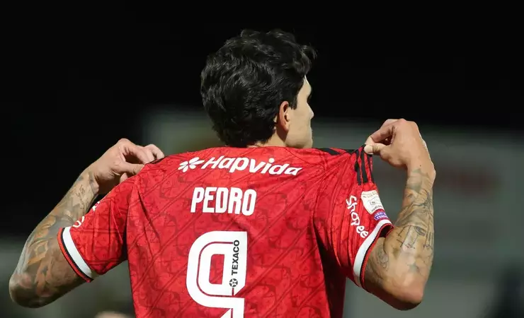 Flamengo busca renovar contrato de Pedro e valorizar salário até 2027