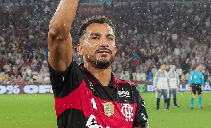 Flamengo vence Corinthians e Danilo encaminha renovação até 2027