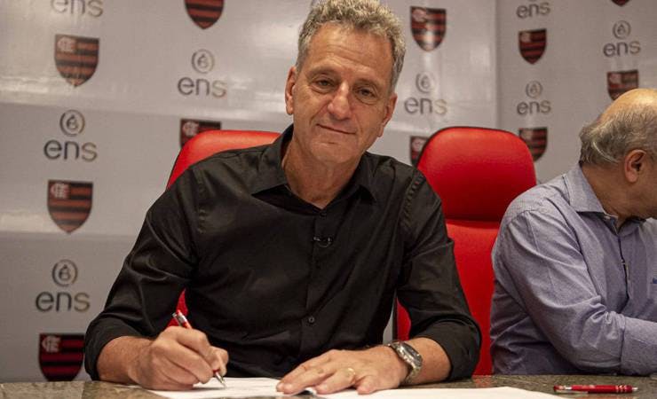Flamengo encaminha venda de meia para clube da Série A