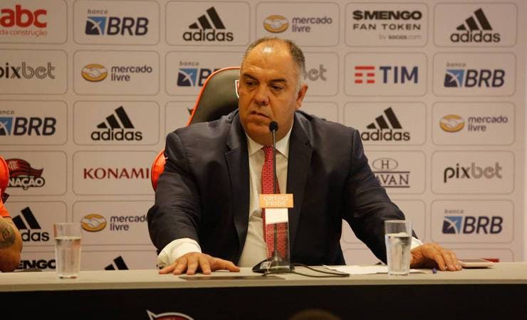 Marcos Braz explica situação envolvendo Oscar: 'Foi liberado, mas não é jogador do Flamengo'
