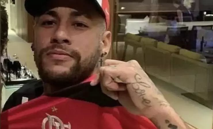 Neymar curte comentário de torcedor pedindo sua ida ao Flamengo após a Copa do Mundo