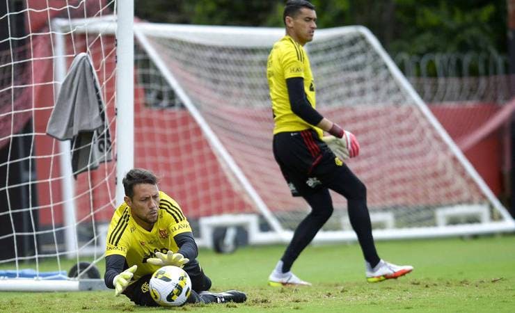 Apesar do interesse do São Paulo, Diego Alves deseja cumprir contrato com o Flamengo