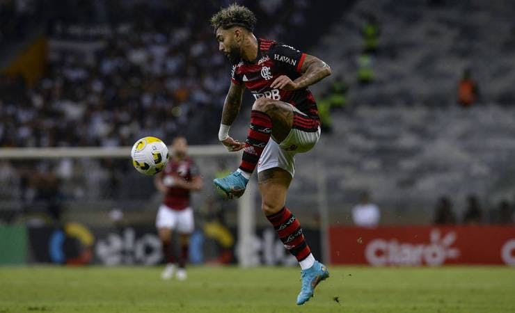 Gabigol promete 'inferno' no Rio e Hulk rebate atacante do Flamengo: 'Não tem menino'