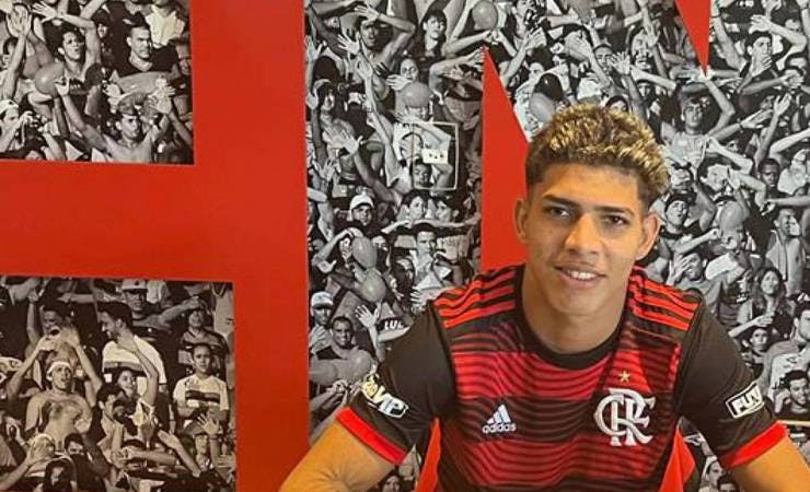 Destaque do Cuiabá assina contrato profissional com o Flamengo