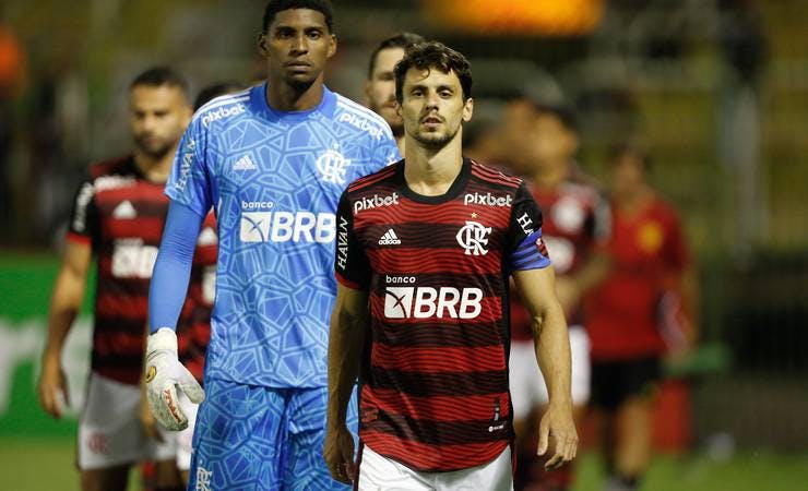Rodrigo Caio celebra retorno aos gramados pelo Flamengo