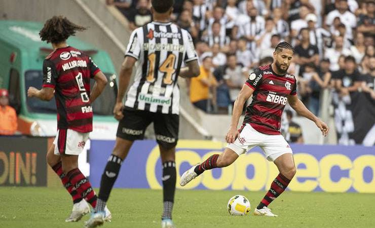 Pablo lamenta gol sofrido pelo Flamengo no fim do jogo contra o Ceará