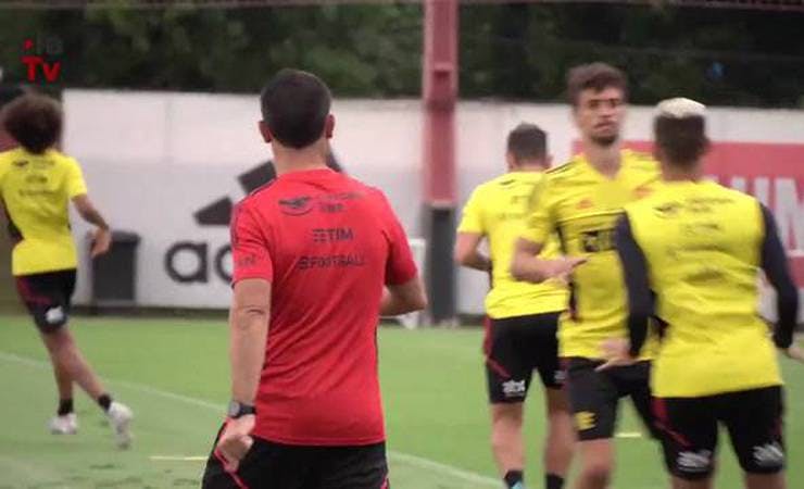 Flamengo realiza último treino antes do duelo com o Universidad Católica