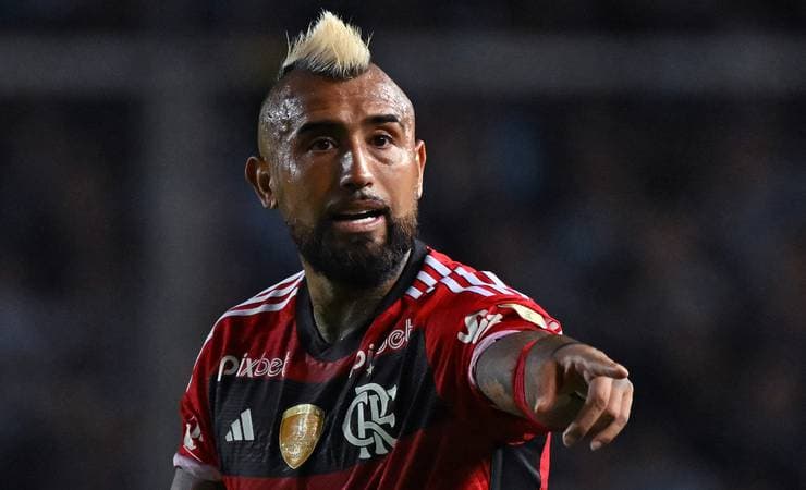 Vidal deixa o Flamengo e prepara acerto com o Athletico-PR